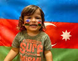 UŞAQLARIN QƏLƏBƏ SEVİNCİ - Foto